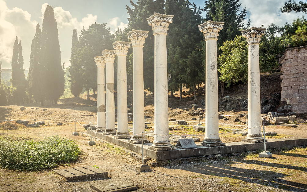 Antike Säulen im Asklepieion