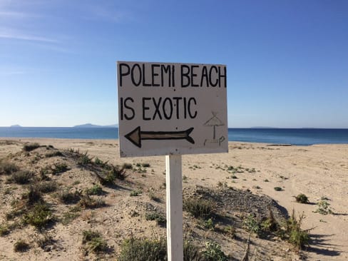 Hinweisschild zur Polemi Beach
